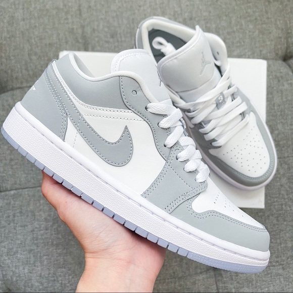🤍💙 Air Jordan 1 low white grey ice blue shoes - Picture 3 of 4
